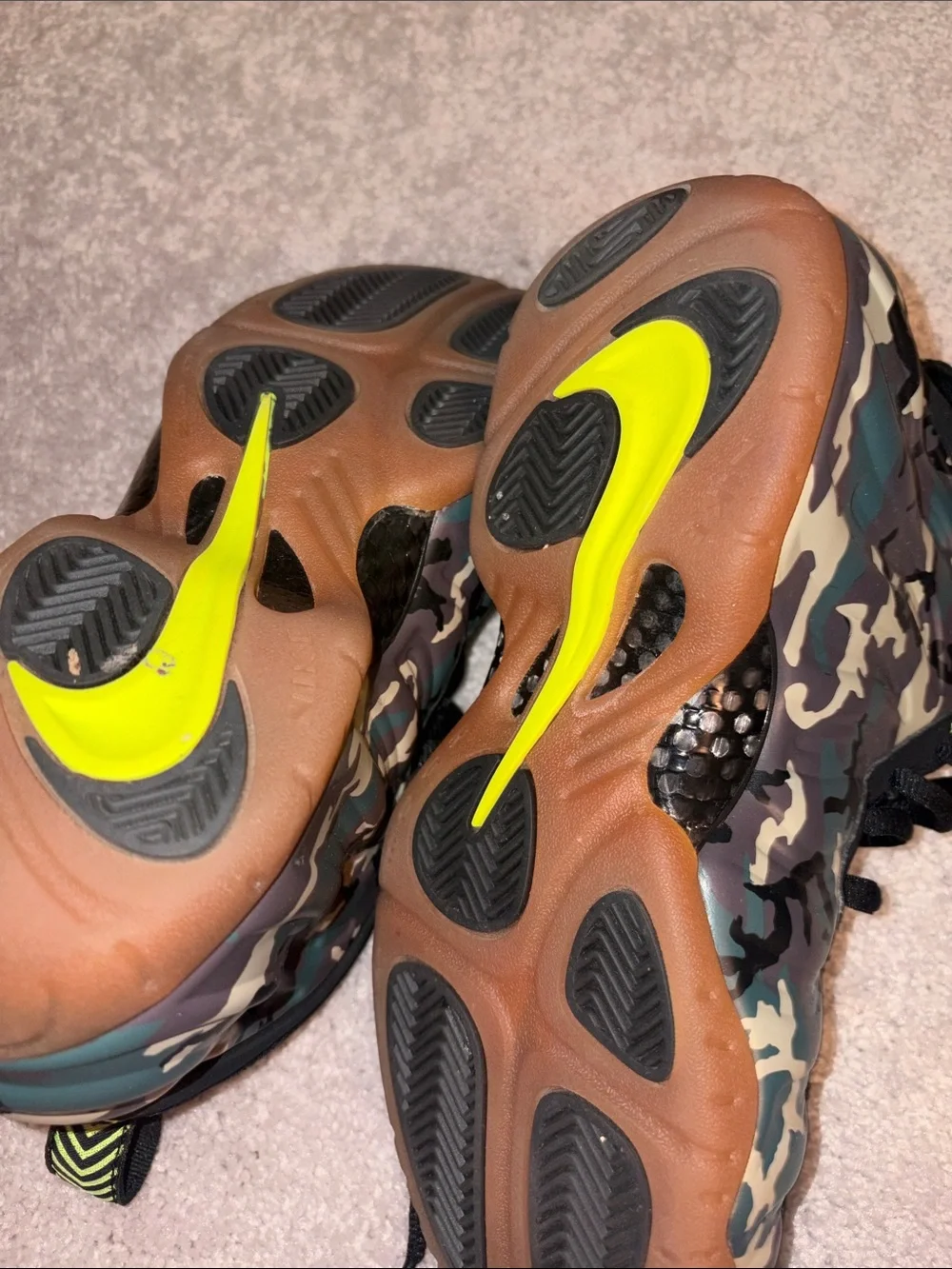 Nike men’s Camo Foamposite Sneakers in Green/Black/Brown. Like new. Original box